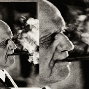 Jean Sibelius polttaa sikaria.