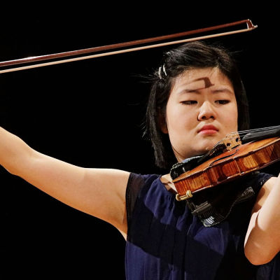 Mayumi Kanawaga Sibelius-viulukilpailussa 2015
