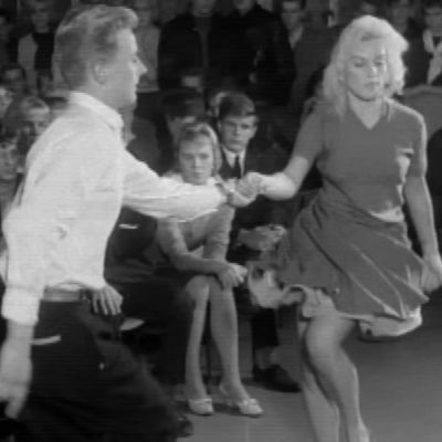 Tanssipari tanssimassa jiveä Haka-kerhossa 1959.