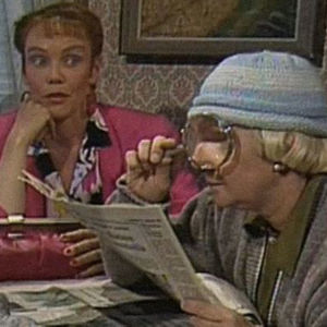 Kuvakaappaus Mummo -tv-sarjasta.