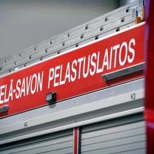 Paloauton kyljessä ESPL:n teksti.