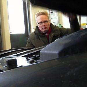 Toimittaja Lauri Miettinen selvitti Volvon ja Volksvagenin tyyppivikoja.