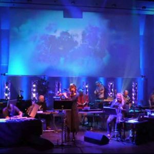 Karelian Skies 2018 -tapahtuman esiintyjät konserttilavalla.