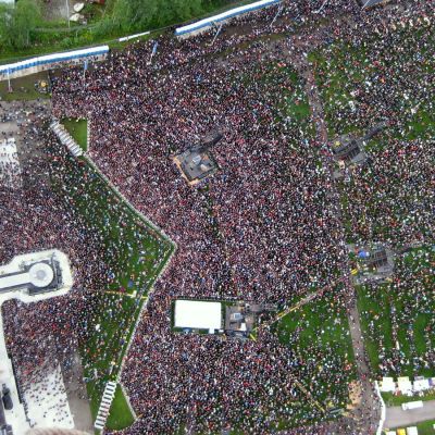 Ilmakuva suoraan konserttipaikan yläpuolelta