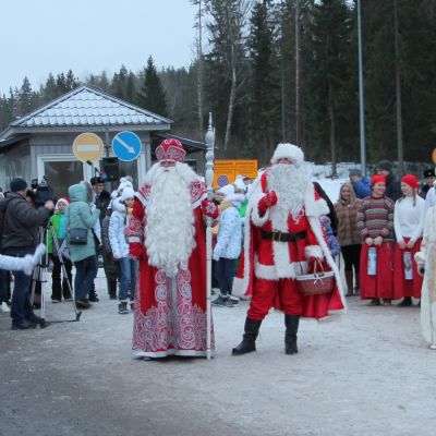 Pakkasukko ja joulupukki Nuijamaalla