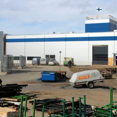 Greenpark yrityspuiston toinen halli sen harjannostajaispäivänä.