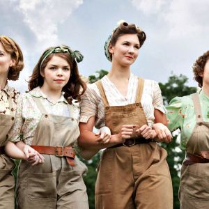 Toisen maailmansodan aikaan sijoittuva brittiläinen draamasarja kertoo neljän nuoren naisen elämästä.