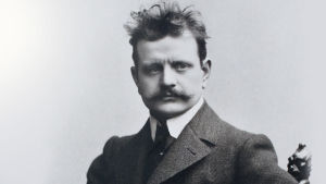 Jean Sibelius n. vuonna 1900 (alkuperäinen kuva Daniel Nyblin) Jean Sibelius, postikortti 1800- ja 1900-lukujen vaihteesta. Alkuperäisen kuvan tekijä Daniel Nyblin.