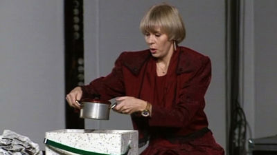 Christine Saarukka med kastrull, 1990