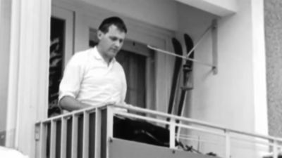Man på balkong, 1967