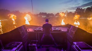 RMJ:n päälava sijaitsi eri paikassa kuin aikaisemmin. Festarin huipensi Knife Partyn keikka. // Kuva: RMJ