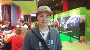 Pelivideoiden seuraaminen antaa Jesse Sokerolle nostalgisen fiiliksen. // Kuva: YleX / Samppa Rautio
