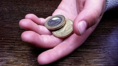 Torsaileva Turvapaikakanhakija Voi Joutua Elamaan Kuukausikaupalla