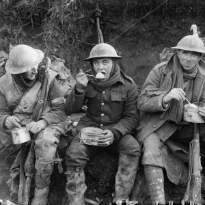 British soldiers eating hot rations in the Ancre Valley during the Battle of the Somme, October 1916