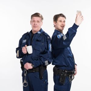 Santeri Kinnunen ja Samuli Niittymäki kuunnelmassa Tauon paikka