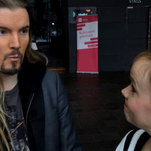 Perttu Kivilaakso Riikan vlogivieraana.
