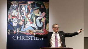 Jussi Pylkkänen kauppasi maailman kalleimman huutokaupassa myydyn maalauksen. // Kuva: EPA / Jason Szenes