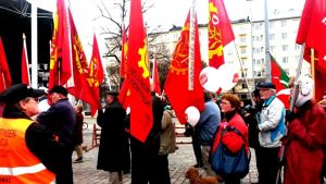 Många äldre FFC:are identifierar sig med arbetarrörelsen Hagnäs Torg i Helsingfors, SDP, arbetarrörelsens dag
