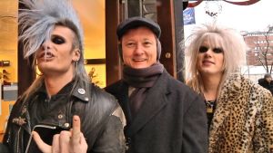 Bild från Yle Fem -programmet The Norden. Sydstatspastor Marty Mclain med rockare i Stockholm, Sverige