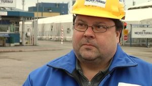 Huvudförtroendeman Juha Jormanainen strejkvaktar om det blir strejk på måndag. Juha Jormanainen