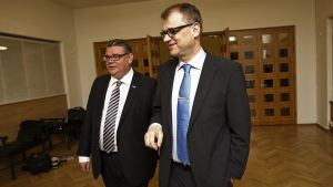 Juha Sipilä vill uppenbarligen ha med Sannfinländarna i regeringen. Timo Soini och Juha Sipilä.