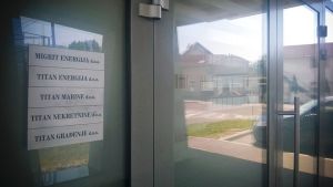 Migrit Energijas kontor i Zagreb, Kroatien, 3.7.2015. Migrit Energijas skylt vid ingången till deras kontor i Zagreb, Kroatien, 3.7.2015.