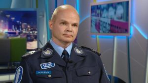 Polisinspektör Timo Kilpeläinen säger att användningen av symboler som hakkors avgörs beroende på sammanhanget på plats. Polisinspektör Timo Kilpeläinen.