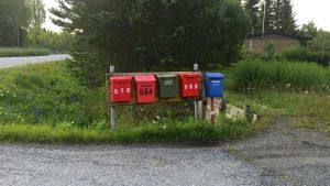 postilaatikot, kesäkirje, uusi päivä,