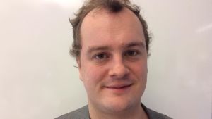 Axel Aminoff arbetar som psykoterapeut i Helsingfors. ansiktsbild på axel aminoff