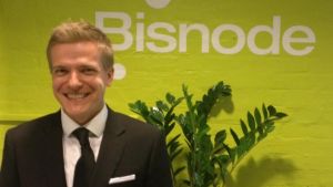 Marknadschef Pär Österlund är överraskad över den stora mängden betalningsanmärkningar många finländare har. Pär Österlund är marknadschef på kreditupplysningsföretaget Bisnode Finland.