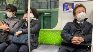Munskydd har blivit hårdvaluta i Japan och säljs till överpriser på internet. Munskydd har blivit hårdvaluta i Japan och säljs till överpriser på internet.