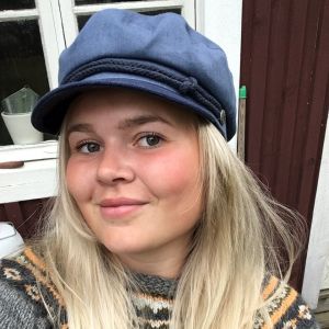 Beata Schöring studerar till finsklärare och har skrivit sin kandidatavhandling om grammatik i mofi-undervisningen på lågstadiet. Beata Schöring.