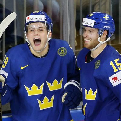 William Nylander (vas.) on pelannut huikean MM-turnauksen.