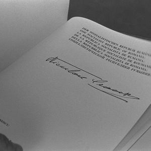 Nicolae Ceausescun allekirjoitus ETYKin päätösasiakirjassa