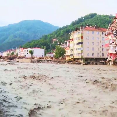 Tulvat ovat runnelleet Mustanmeren aluetta Turkissa