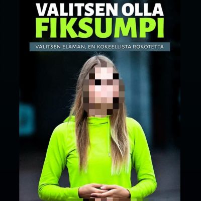 En ung kvinnlig influerare riktar sig till unga och uppmanar dem att bestämma själv, inte ta intryck av föräldrar eller skolan.