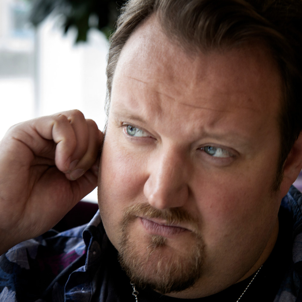 Herkasta Ja Ujosta Pojasta Kasvoi Stand Up Komiikan Kuningas Sami