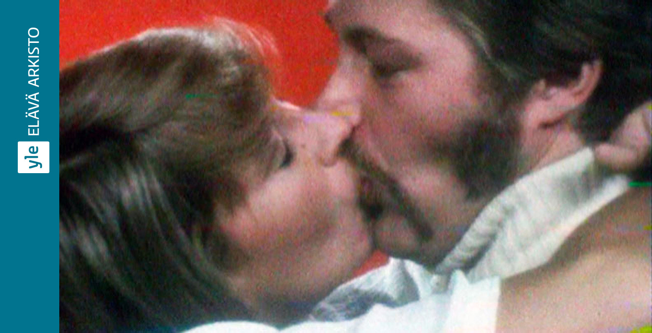 suku puoli musta suudelmalesbot viedos