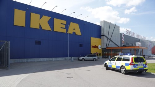 Tre Ar Sedan Carola Och Emil Knivmordades Pa Ikea I Vasteras Samhallsnytt