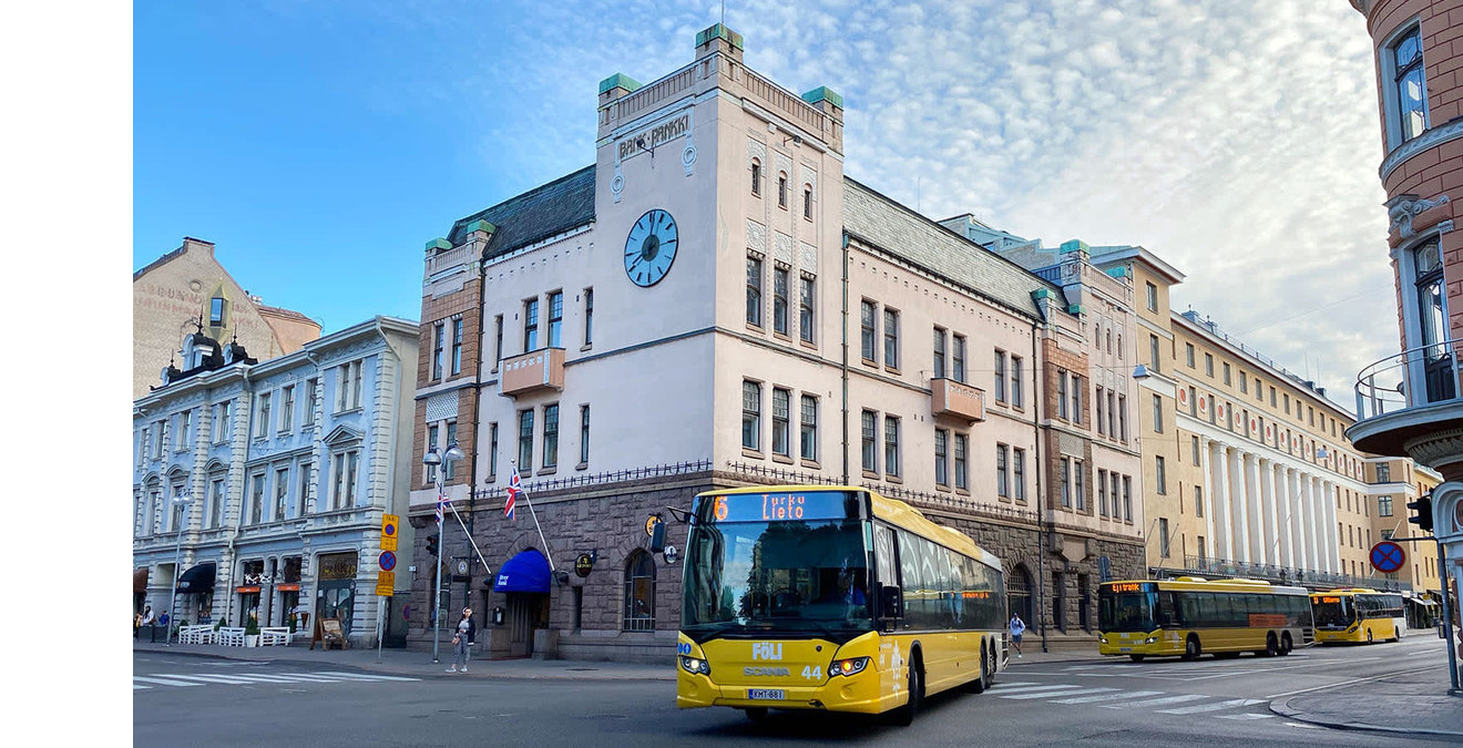 Busschaufförer känner stor press att hålla tidtabeller – trafikskyddet: "Trafikregler är inte något man bara kan välja bort" - Vimarsana News