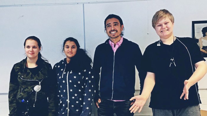 Aasian teini-ikäinen tyttö seksiä