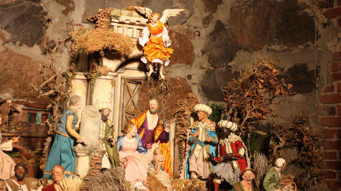 Roomalainen jouluseimi Arco di Dolabella Hgin Tuomiokirkon kryptan näyttelyssä joulukuussa 2013.