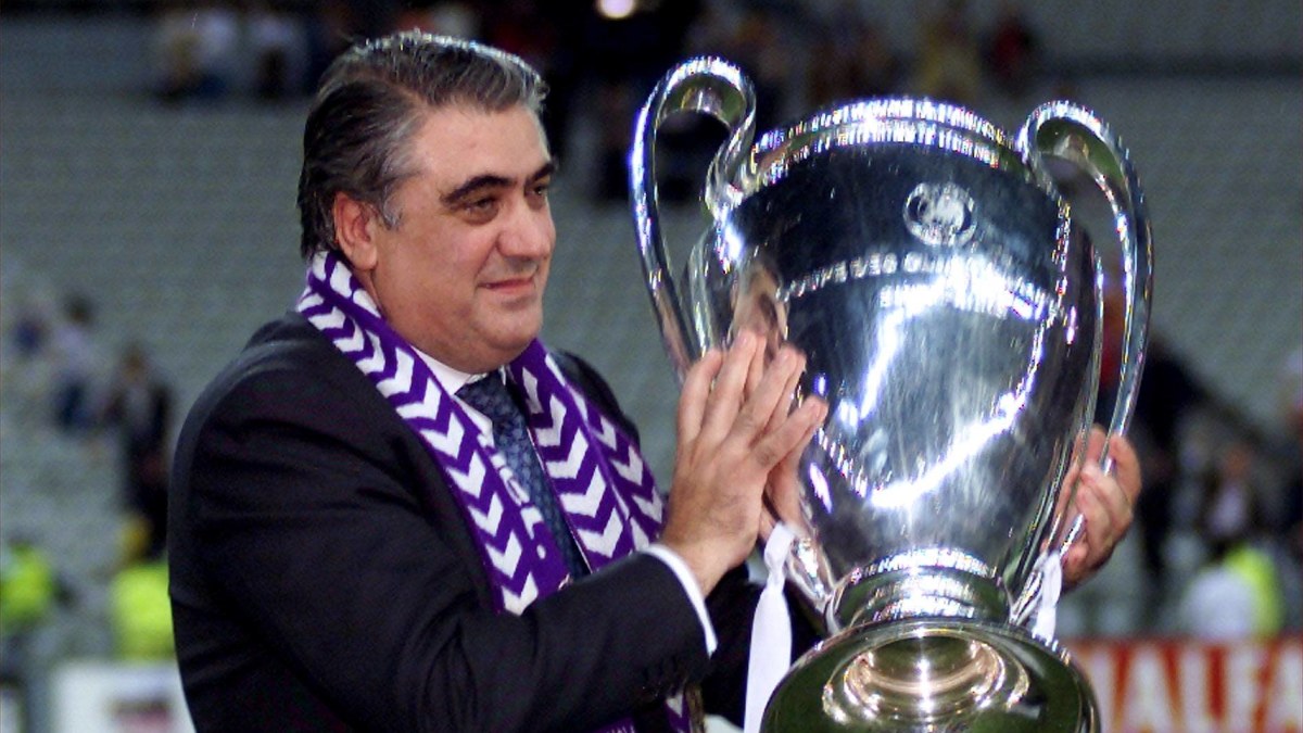Real Madrids tidigare ordförande död – fördes till sjukhus tidigare i veckan på grund av coronavirussmitta