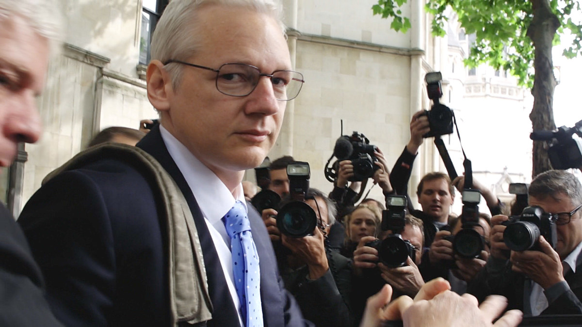 Dokumenttiprojekti: Kuka Julian Assange?  Yle TV1  yle.fi
