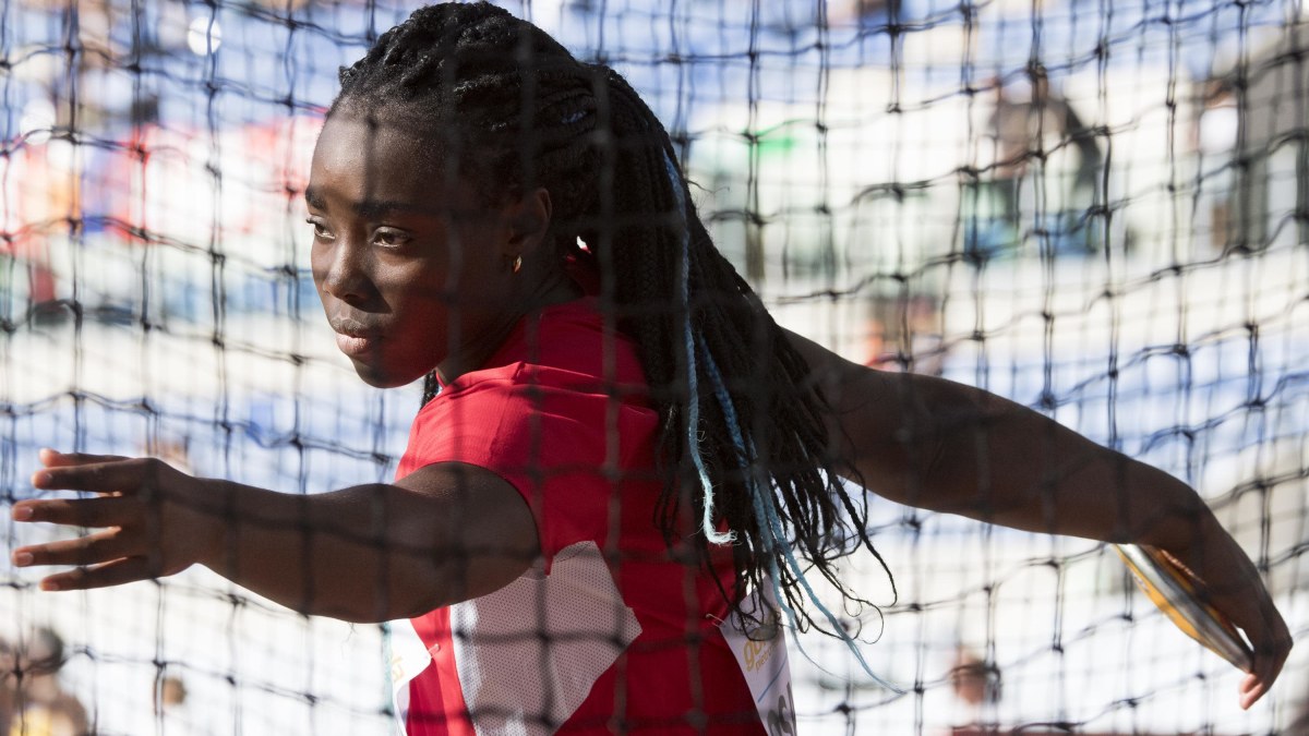 Italiensk Diskuskastare Kan Missa Em Fick Agg Kastat I Ogat Och