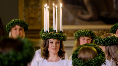 Finlands lucia kröntes - se bilder och video från kröningen och luciatåget  | Lucia | svenska.yle.fi