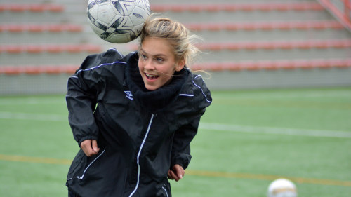 17 Ariga Wilma Sjoholm Gjorde Arets Snyggaste Landslagsmal Overkligt Sport Svenska Yle Fi