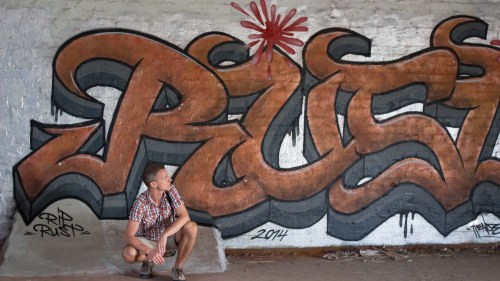 Ovatko Graffitit Tohrya Vai Taidetta Kirjat Kulttuuri Yle Fi