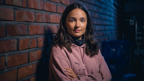 Voiko Teiniraskauden Ja Omien Unelmien Tavoittelun Yhdistaa Kakarat Sarjan Paahenkilo Elli Melasniemi Vastaa Vaikeaan Kysymykseen Draama Yle Fi