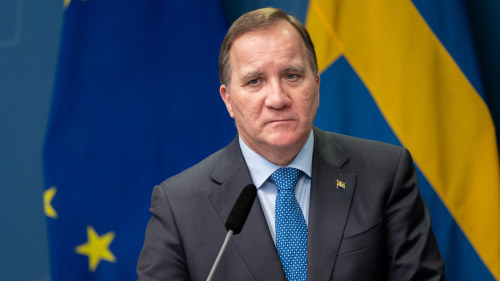 Rekorddystra Coronadodssiffror I Sverige Samtidigt Far Julshoppande Ministrar Kritik Utrikes Svenska Yle Fi